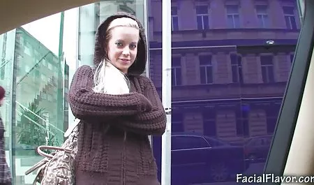 Софі Ді поголеною головою Джослін Джеймс відео ролики порно приймає Англію на вершину!